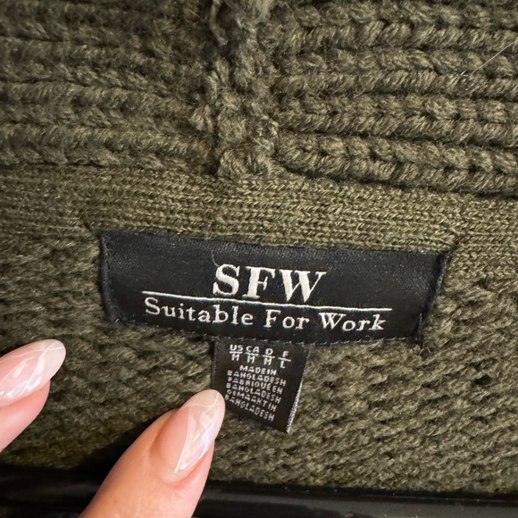 V-neck SFW sweater - Picture 3 of 7